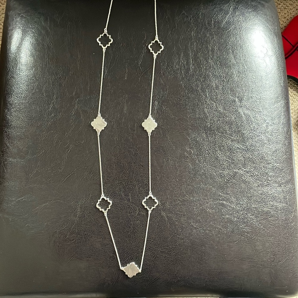 Women’s silver quatrefoil dangly necklace